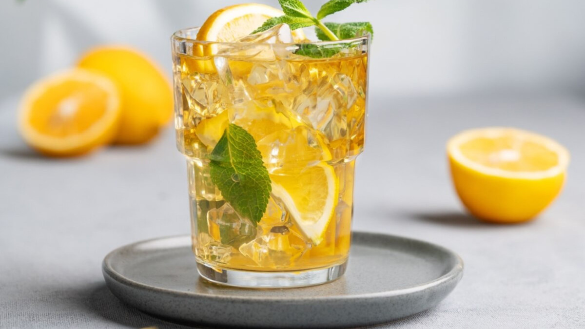 Chás gelados: 7 receitas saudáveis e refrescantes para o verão