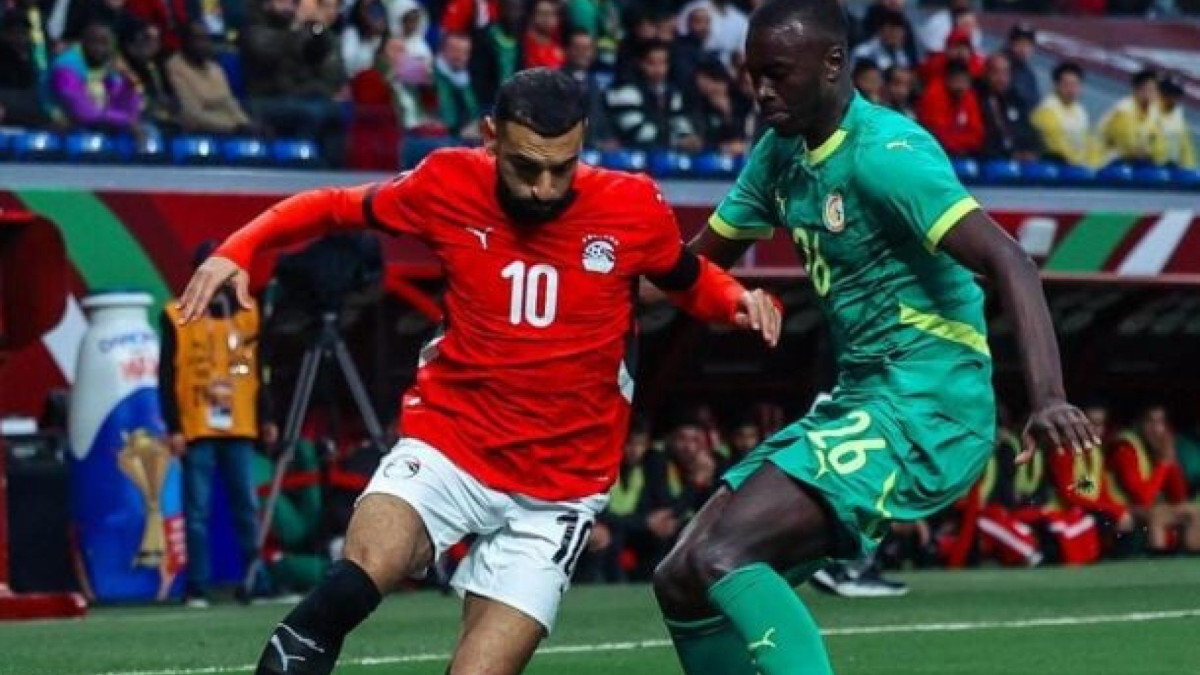 Egípcios foram medrosos quase o jogo inteiro e os senegaleses, com este 1 a 0, se garantem na decisão. Vão em busca do bi
