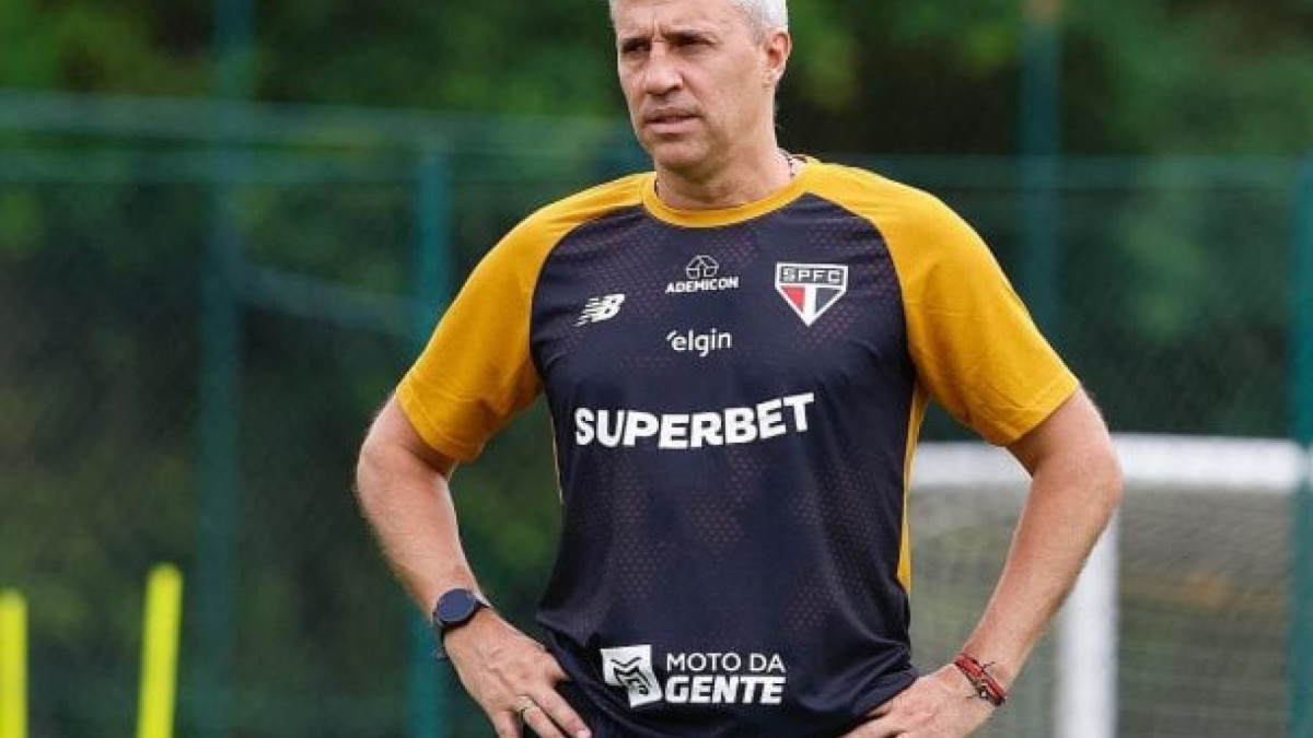 Tricolor fará sua estreia no Morumbis nesta quinta-feira (15), às 21h45 (de Brasília). Treinador deve promover algumas mudanças no time