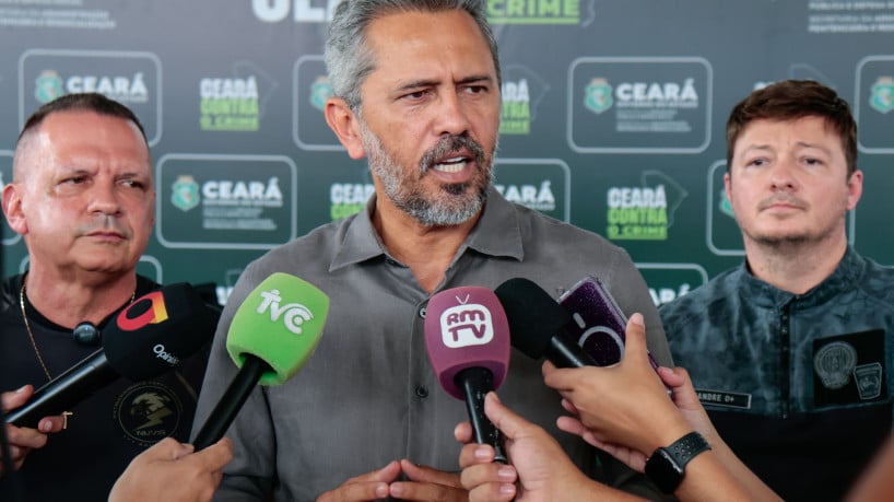 Governador Elmano de Freitas entrega equipamentos &agrave; Pol&iacute;cia Penal 