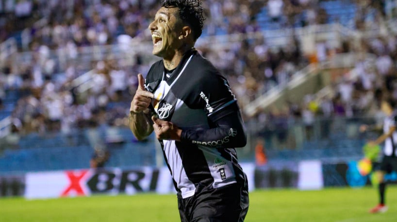 Vina marcou o gol do Ceará na vitória diante do Maranguape, pelo Campeonato Cearense.  