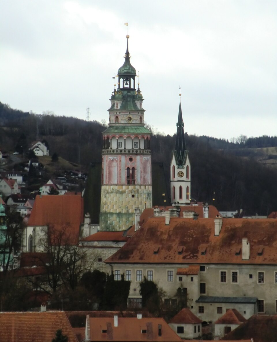 O Castelo de Český Krumlov é o segundo maior da República Tcheca, perdendo apenas para o de Praga. A fortaleza oferece uma vista panorâmica da cidade e é cercada por belos jardins barrocos.