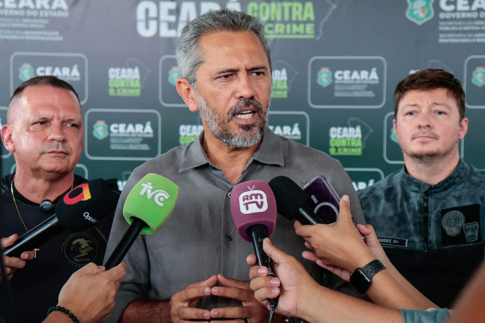 Governador Elmano de Freitas entrega equipamentos &agrave; Pol&iacute;cia Penal (Foto: Samuel Setubal)