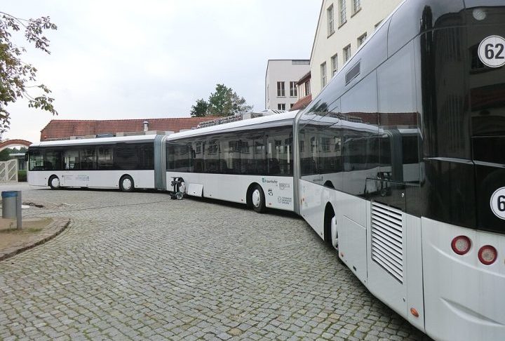 AutoTram Extra Grand (Alemanha) – Comprimento: 30,7 metros; Capacidade: 256 passageiros. Foi um modelo experimental, nunca posto em circulação totalmente.