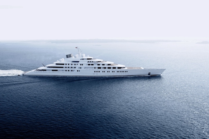 Com design interior em estilo império e móveis neoclássicos, o iate atinge 33 nós de velocidade, impulsionado por um sistema de propulsão a jato de água. O iate acomoda 36 hóspedes e 80 tripulantes. 