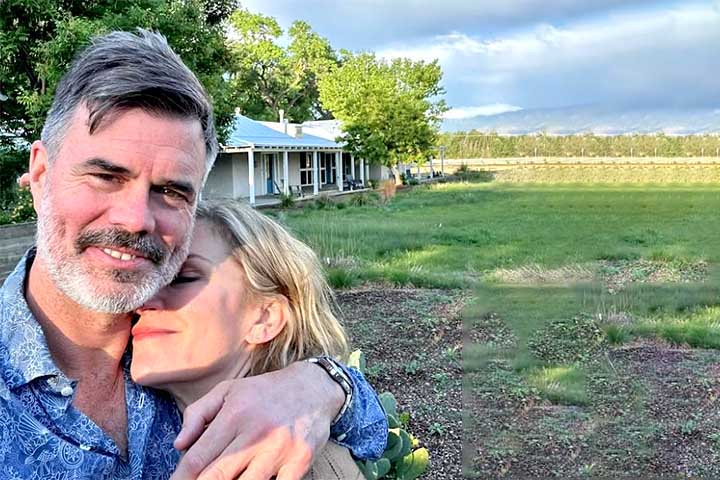 Rhea Seehorn é casada desde 2018 com o produtor de cinema e agente imobiliário Graham Larson, que acumula trabalhos como assistente de produção em filmes como Uma Lição de Amor e Traffic, além de ter sido produtor de O Último Samurai.