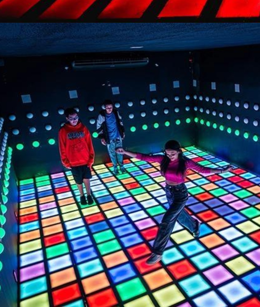 Além de funcionar como ponto de encontro para apaixonados por esse universo, o clube também aluga máquinas para eventos, mantendo vivas a cultura e a tradição que marcaram gerações de jogadores.
