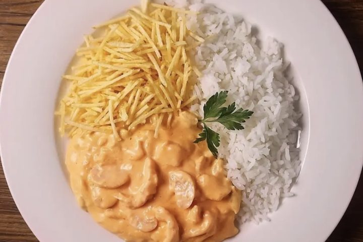 Strogonoff: O strogonoff é um prato de origem ligada à Rússia imperial e recebeu esse nome em homenagem à família Stroganov.