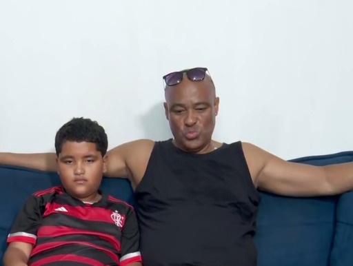 O menino relatou que, durante as horas à deriva, estava muito escuro e ele ficou com medo, achando que ninguém conseguiria ajudá-lo na água agitada.  Eu só via a claridade da lua, tive que ficar parado e orar para Jesus me ajudar. Quando eu cheguei na areia, eu tava sozinho, comecei a agradecer. Para a família, um alívio indescritível após muita angústia. 