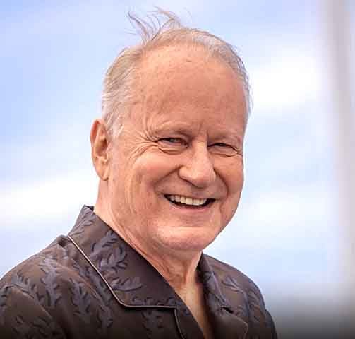 O ator sueco Stellan Skarsgård virou assunto no Critics Choice Awards, ocorrido no dia 4 de janeiro, mas não foi exatamente pelo prêmio.