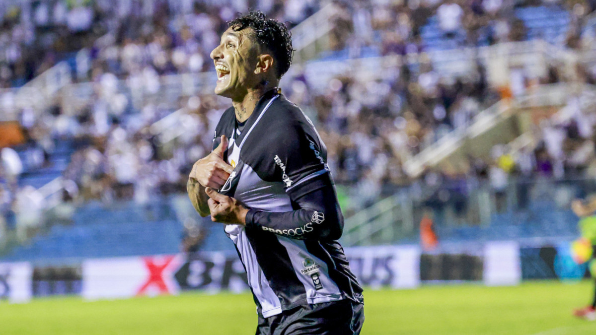 FORTALEZA, CE,  BR - 16.01.26  - Campeonato Cearense 2026 - Partida entre as equipes Ceara x Maranguape no estadio Presidente Vargas  - Na foto: Vina (FCO FONTENELE/OPOVO)