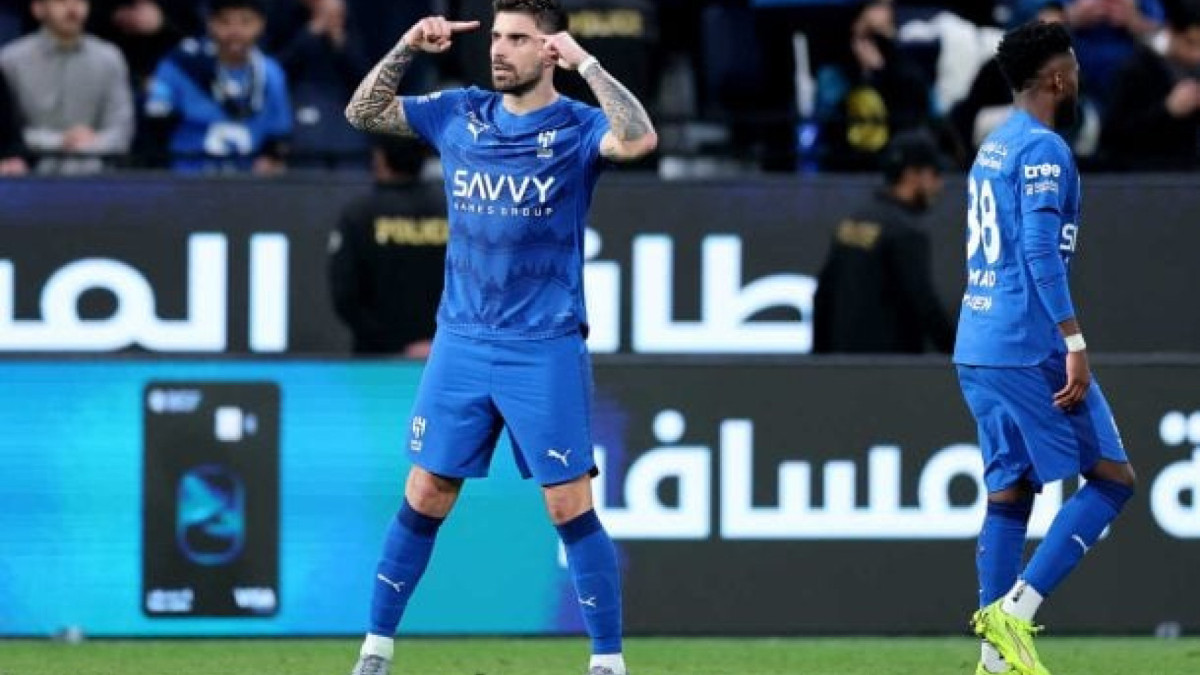 Por conta da crise instalada em Old Trafford, Red Devils desejam a contratação imediata do jogador, em fim de contrato na Arábia Saudita