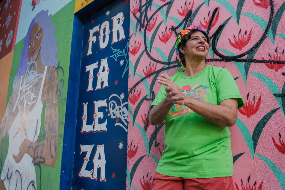 Joanice Sampaio conta que levar o bloco Lan&ccedil;a Perfume &agrave; Praia de Iracema &eacute; porque se trata de um reduto cultural e simb&oacute;lico da Cidade Aos puristas, Joanice Sampaio diz que, musicalmente, a obra de Rita tamb&eacute;m &eacute; carnaval, &eacute; diversidade(Foto: FERNANDA BARROS)