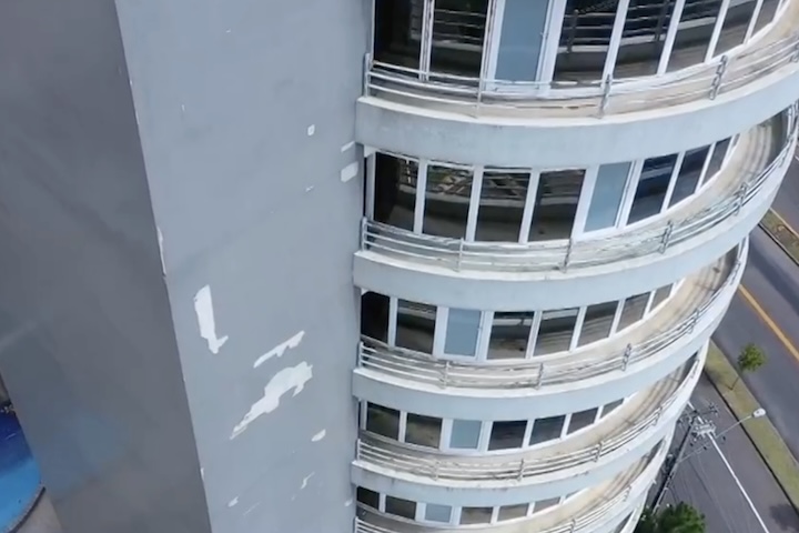 Mesmo com o abandono, o edifício é lembrado como um símbolo de inovação arquitetônica e um marco do experimentalismo dos anos 1990.