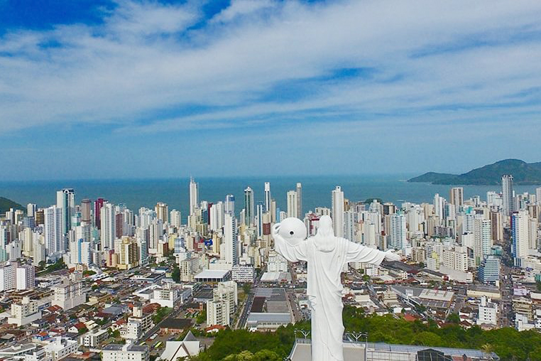 Apesar de ter mais de 49 mil empresas registradas, a cidade enfrenta escassez de profissionais em setores estratégicos. Um desafio para manter o ritmo de crescimento