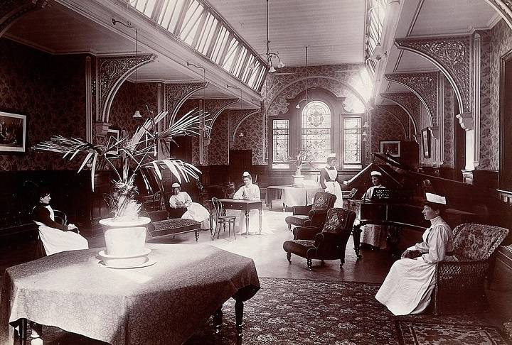 Inaugurado em 1893, o Claybury Hospital foi um dos chamados Five Great Asylums (Cinco Grandes Asilos) construídos ao redor de Londres no final do século 19.