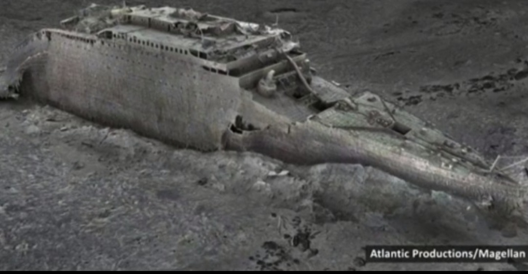 A visão 3D do Titanic, divulgada recentemente a partir de uma varredura digital, mostra o navio completo no fundo do oceano. E causa assombro. A varredura foi feita no verão de 2022 pela Magellan Ltd, uma empresa de mapeamento de águas profundas, e pela Atlantic Productions.
