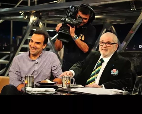 Em 2008, inovou com o bloco Detetive Virtual, do qual foi apresentador por quase 13 anos. O quadro se caracterizava por revelar se o conteúdo apresentado pelos internautas de todo o mundo é verdade ou mentira.