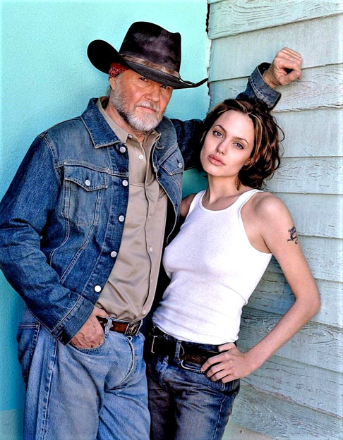 Aos 24 anos, a atriz teve um colapso nervoso e, por consequência, foi internada por 72 horas na ala psiquiátrica do Centro Médico da UCLA.
