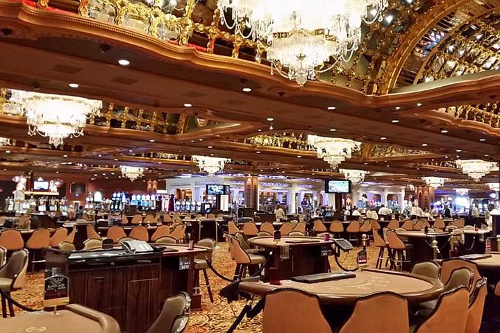 Falências controladas – Entre o fim dos anos 1980 e os 1990, várias empresas ligadas a Trump recorreram à recuperação judicial, preservando sua imagem pessoal, mas deixando prejuízos a credores.
