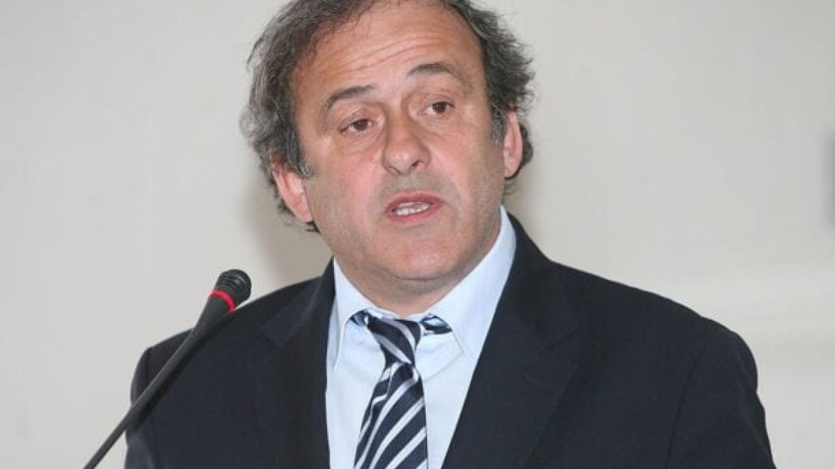 Ex-jogador francês e ex-presidente da Uefa faz duras críticas a Infantino e diz que atualmente não há democracia na entidade