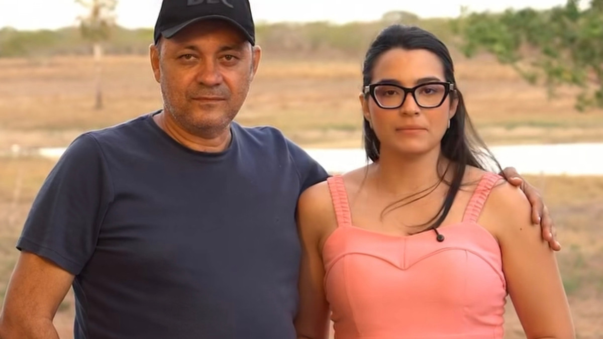 Amanda Bezerra anuncia, ao lado pai, rompimento político com prefeito de Ocara