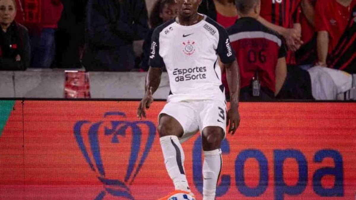 Zagueiro se encontra em Porto Alegre desde a última quinta-feira. Corinthians cederá jogador ao Colorado até o fim da temporada