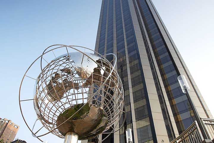 Empreendimentos internacionais – Projetos na Ásia, Europa e Oriente Médio ampliaram o alcance global da marca, nem sempre com envolvimento direto de capital próprio.


