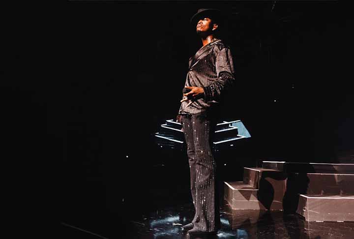 O disco foi um marco em sua carreira, apresentando ao público não apenas suas habilidades como compositor, mas também como intérprete.