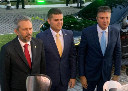O governador do Ceará, Elmano de Freitas (PT); o procurador-geral de Justiça, Herbet Santos; e o ministro da Educação, Camilo Santana (PT)