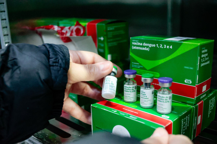 Aplica&ccedil;&atilde;o da Vacina Qdenga ser&aacute; ampliada de 27 para todos os 184 munic&iacute;pios do Cear&aacute;