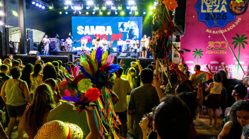 Ciclo Carnavalesco de Fortaleza foi iniciado nesta sexta-feira, 16, na Praça do Ferreira 
