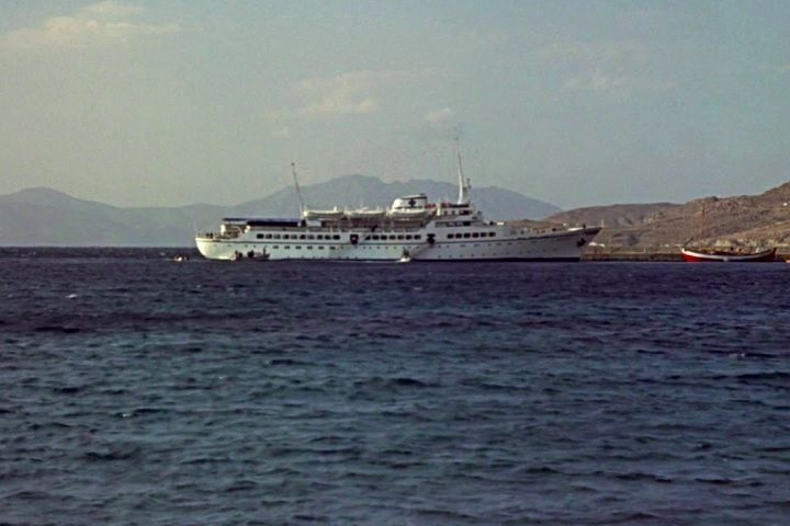 A embarcação apareceu no longa Moscou Contra 007, de 1963, da franquia James Bond.