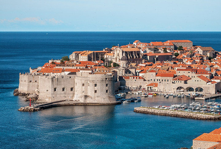<p>A cidade também tem fortalezas e muros de pedra do século 16 em sua Cidade Antiga.</p>
