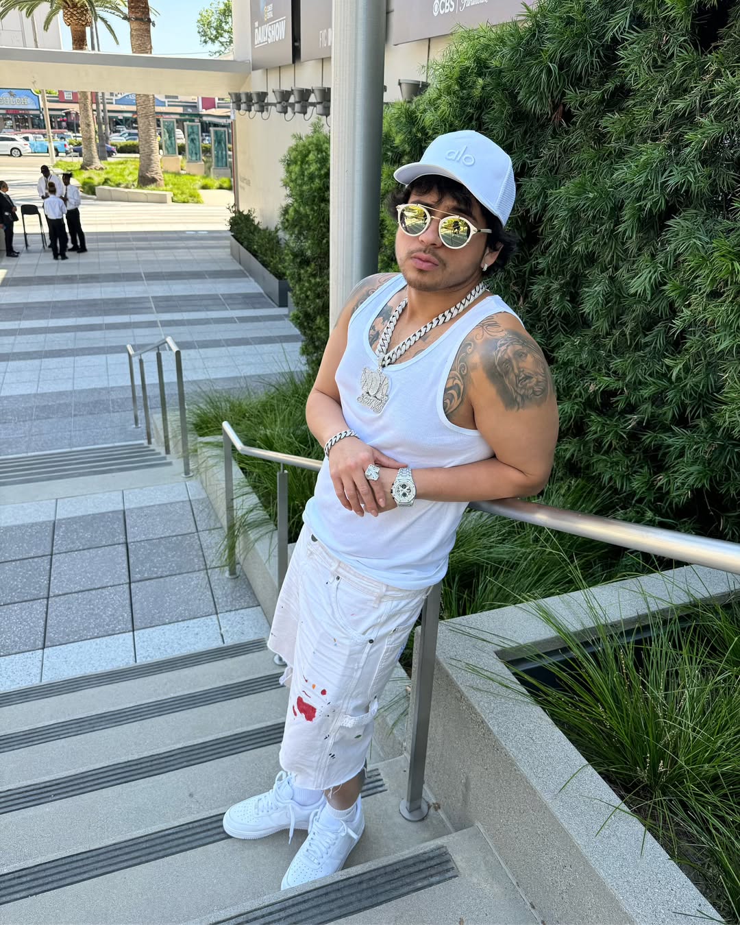 Enquanto lida com os conflitos legais, JOP fortalece seu próprio selo, a Street Mob Records, com foco na formação de novos talentos e na transmissão de conhecimentos sobre os bastidores da indústria musical. 
