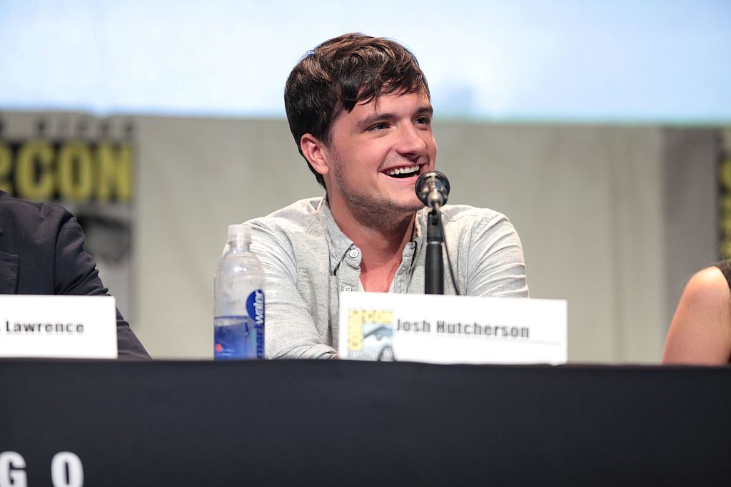Josh Hutcherson - Nascido em 12/12/1992,no Kentucky, o ator americano, que também é produtor e diretor, tem 1,65 metro. 