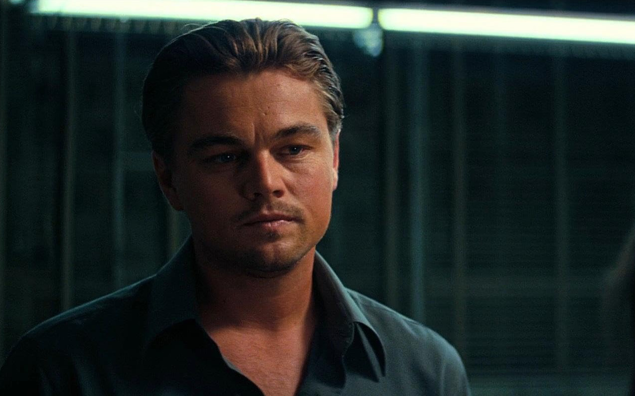 <p>Nascido em 11 de novembro de 1974, em Los Angeles, DiCaprio ganhou um Oscar de Melhor Ator por sua atuação no filme “O Regresso” e, com papéis marcantes e parcerias com grandes diretores, se tornou um dos artistas mais influentes de Hollywood.</p>
