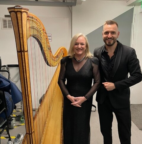 Única mulher a comandar a Sinfônica mineira em 50 anos, ela afirmou em audiência pública na ALMG que a orquestra é “a mais mal paga deste país”. Na ocasião, citou que iniciantes recebem R$ 1.618,72 por mês, o que daria “R$ 66 por dia”.