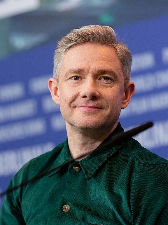 Martin Freeman - Nascido em 8/12/1971 em Aldershot, na Inglaterra, o ator mede 1,69 metro. 