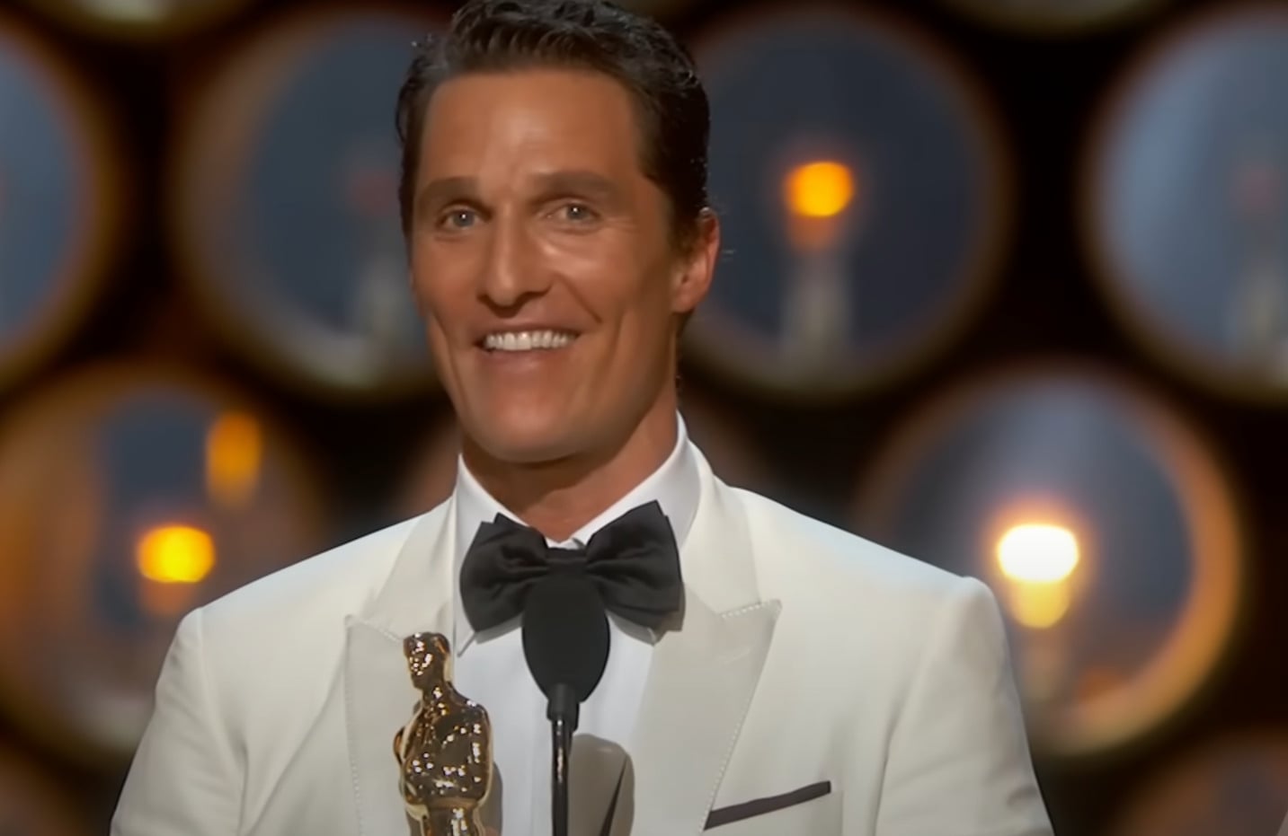 Para o papel, o ator precisou perder cerca de 21 kg e sua atuação lhe rendeu o Oscar de Melhor Ator em 2014, além de prêmios como o Globo de Ouro, Screen Actors Guild Award e Critics Choice Awards.
