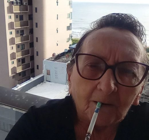 <p>Enquanto gravava sua participação, Tânia conheceu o produtor Tiago Melo e recebeu mais um convite: para atuar no filme “Yellow cake”, rodado em Picuí, no sertão da Paraíba.</p>
