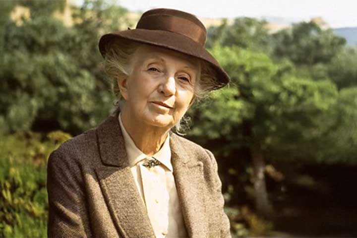 <p>Miss Marple (Agatha Christie) – À primeira vista, uma pacata senhora do interior inglês, mas dotada de aguçado senso de observação. Resolve crimes comparando comportamentos humanos aos da pequena vila onde vive.</p><?php if (strpos(site('ds_site_link'), '/apostas') === false): ?>
    </div>
    <div class=
