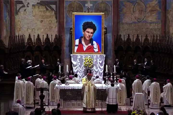 <p>Na vida real, a doença tem um caso de repercussão. No dia 7 de setembro, a Igreja Católica canonizou Carlos Acutis, o primeiro santo da geração millennial. O adolescente italiano nascido na Inglaterra morreu aos 15 anos, em 2006, quando passava por tratamento de leucemia.</p><?php if (strpos(site('ds_site_link'), '/apostas') === false): ?>
    </div>
    <div class=