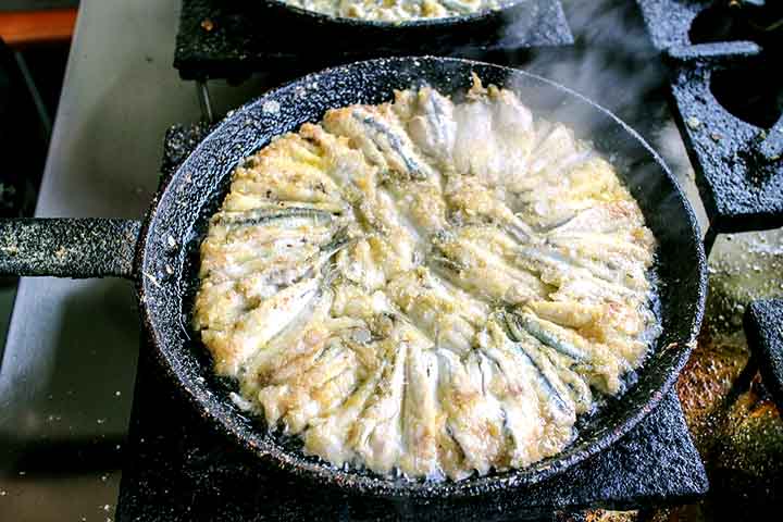 <p>A anchova também contém vitamina E, que possui propriedades antioxidantes, e outros minerais importantes para o bom funcionamento do organismo.</p>
