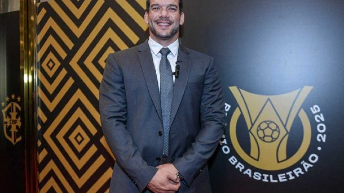 Entidade promove reuniões técnicas para apresentar novas tecnologias, como o impedimento semiautomático, e profissionalização dos árbitros