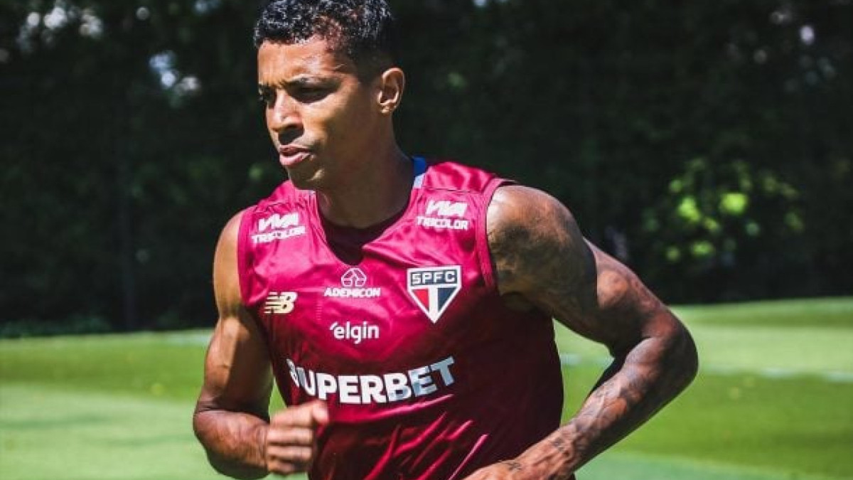 Sem clube desde janeiro deste ano, após defender o São Paulo, volante de 38 anos parte para o Paraná 
