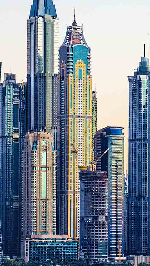 <p>Com 380 metros e 87 andares, o Elite Residence é outro gigante da Dubai Marina. Finalizado em 2012, ele mistura arquitetura neoclássica com design moderno, criando uma silhueta inconfundível.</p>
