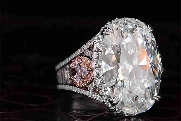 <p>O banho de ródio fornece uma camada de proteção à prata e a joias de ouro branco. Tal revestimento serve para ajudar a prevenir o aparecimento de manchas e arranhões nas joias.</p>
