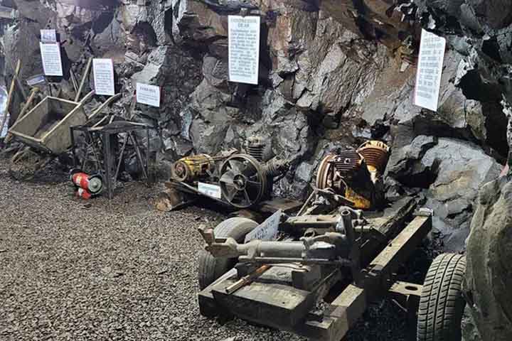 <p>Mais do que um lugar curioso no mapa, Ametista do Sul representa uma convivência harmoniosa entre riqueza natural, história, turismo e espiritualidade.</p>
