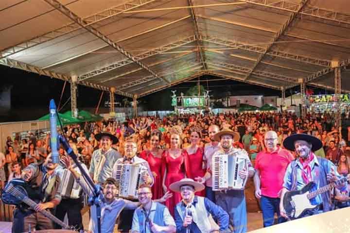 <p>Mesmo com sua população modesta, Ametista do Sul mantém uma agenda cultural movimentada. O Festival da Ametista é o principal evento do calendário local e reúne música, gastronomia, exposições e apresentações artísticas.</p>
